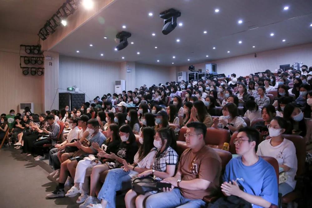 eb07dff85d9c42baade2903d82ca4091.jpg eb07dff85d9c42baade2903d82ca4091.jpg