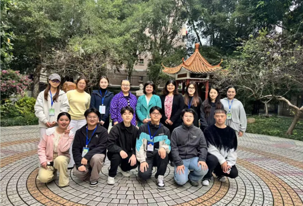 必威西汉姆联官网对2022级本科生教育实习开展中期检查